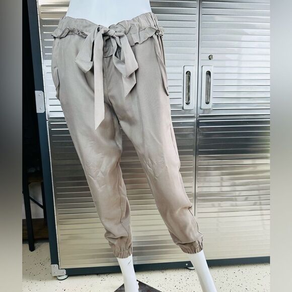 Juicy Couture 100% Silk Ruffle Pull On 2011 Joggers Small - Picture 1 of 10